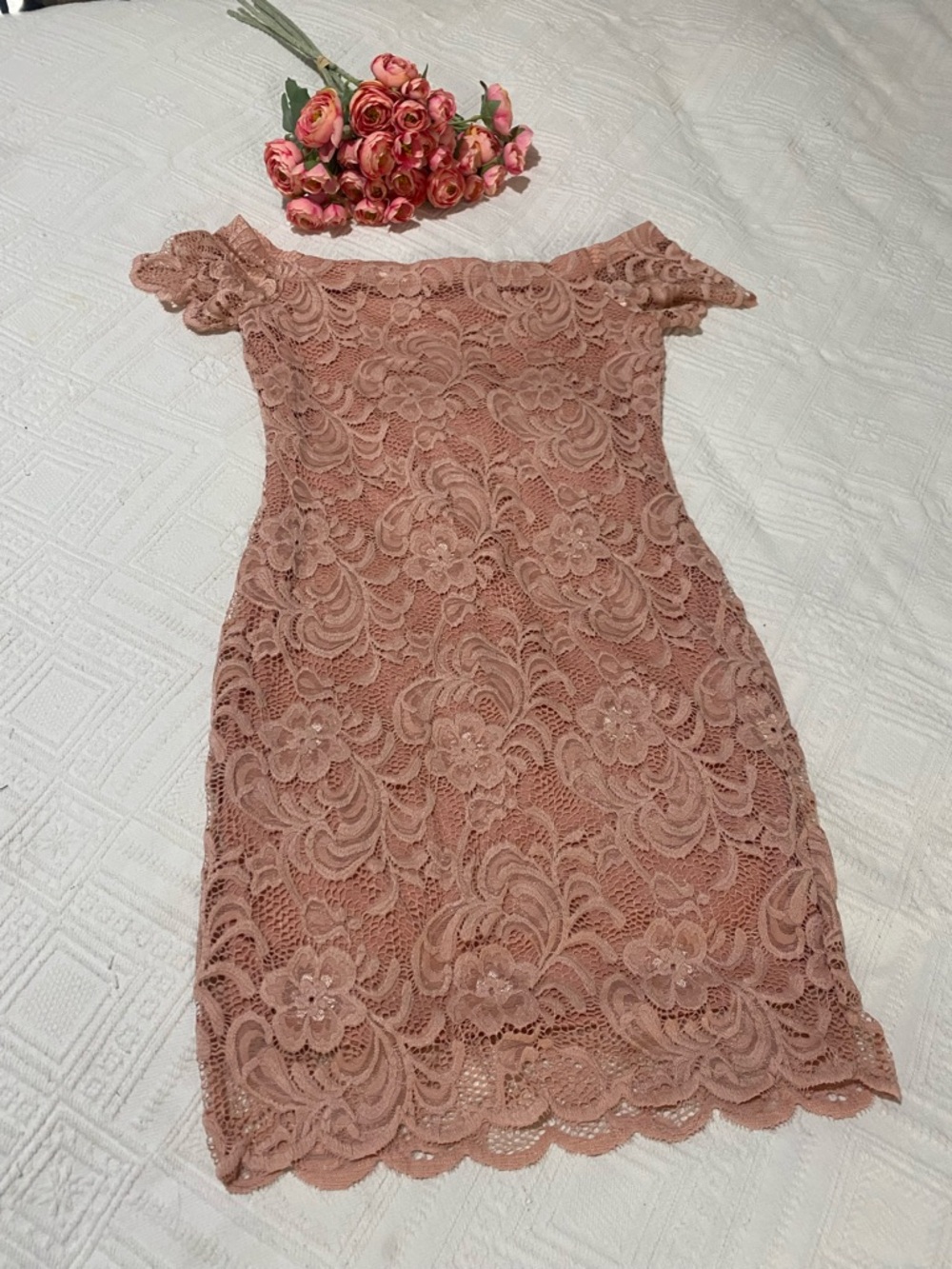 Forever 21 One-Shoulder Lace Bodycon Dress in Dusty Rose